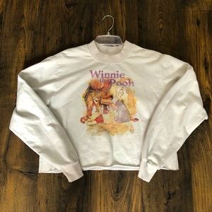 DISNEY WINNIE THE POOH CROPPED SWEATSHIRT | MEDIUM